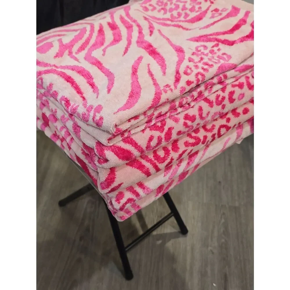 Juicy Couture Home Pink Leopord Zebra Animal Print Plush Bath & Hand Towel Set